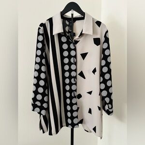 ✨Ali Miles 2X Artsy Geometric Button Top | Black & White Whimsical Tunic 🎨